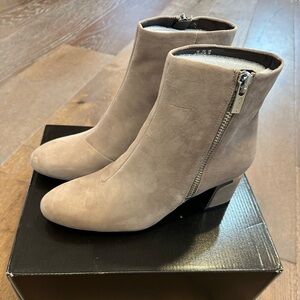 DKNY Crosbi Ankle Boot, Kid Suede Taupe